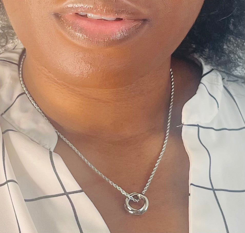 The Luxe Twist Necklace