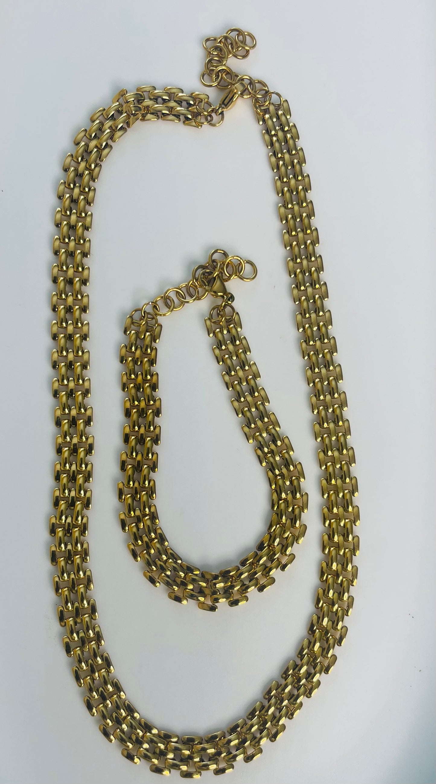 The Oval Luxe Set